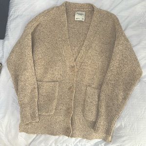 Oversized buttoned sweater